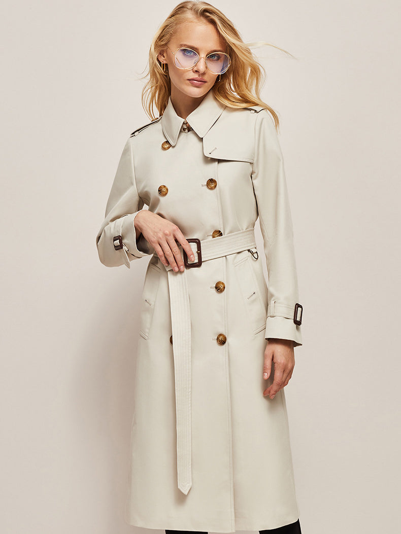 Eleganter klassischer langer Trenchcoat