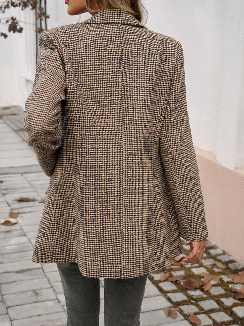 Lässiger Blazer mit Revers und Knöpfen