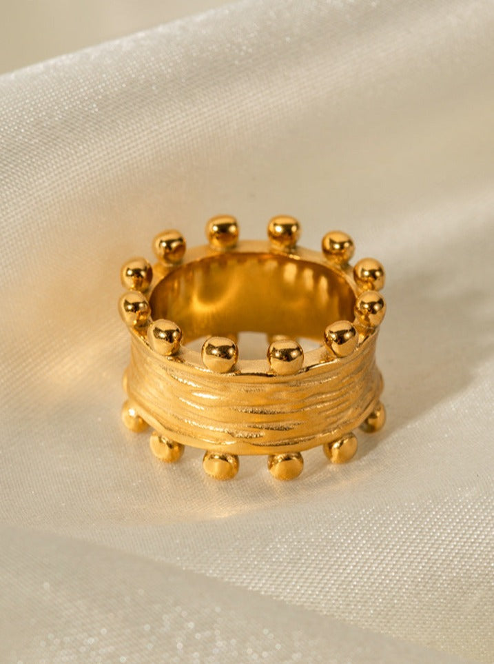 18 Karat lichtecht vergoldeter Ring mit Holzmaserung 