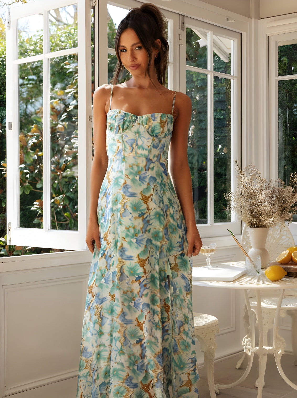 Robe longue à bretelles spaghetti et imprimé floral