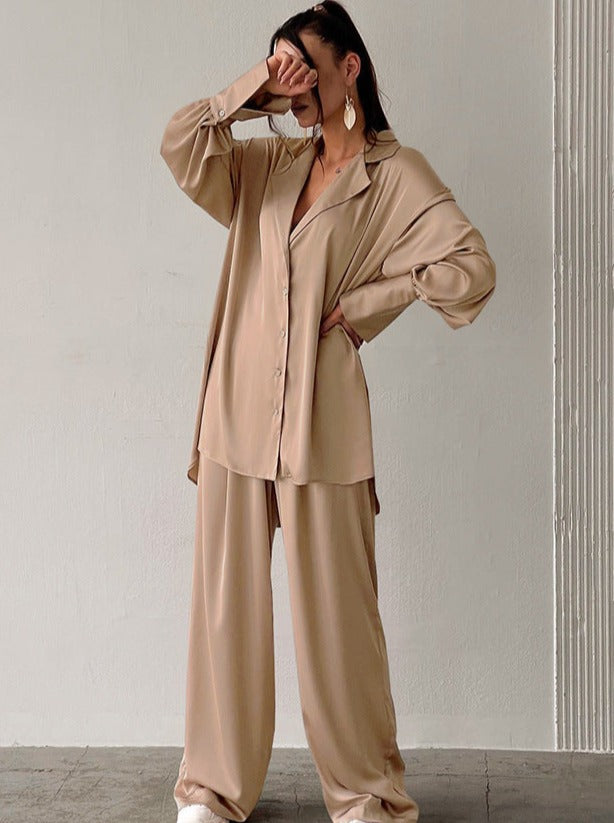 Zweiteiliges Pyjama-Set mit langen Ärmeln und weiter Hose 