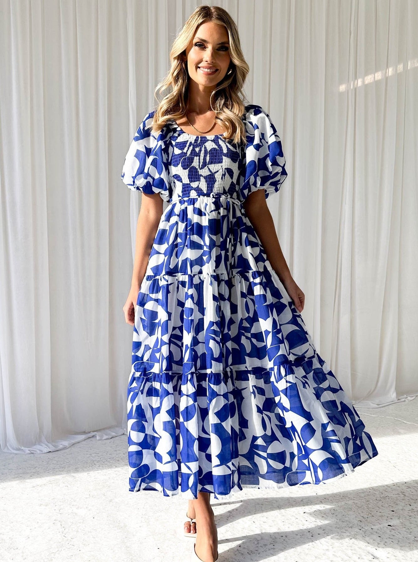 Kleid mit Vintage-Print, Puffärmeln und elastischer Taille