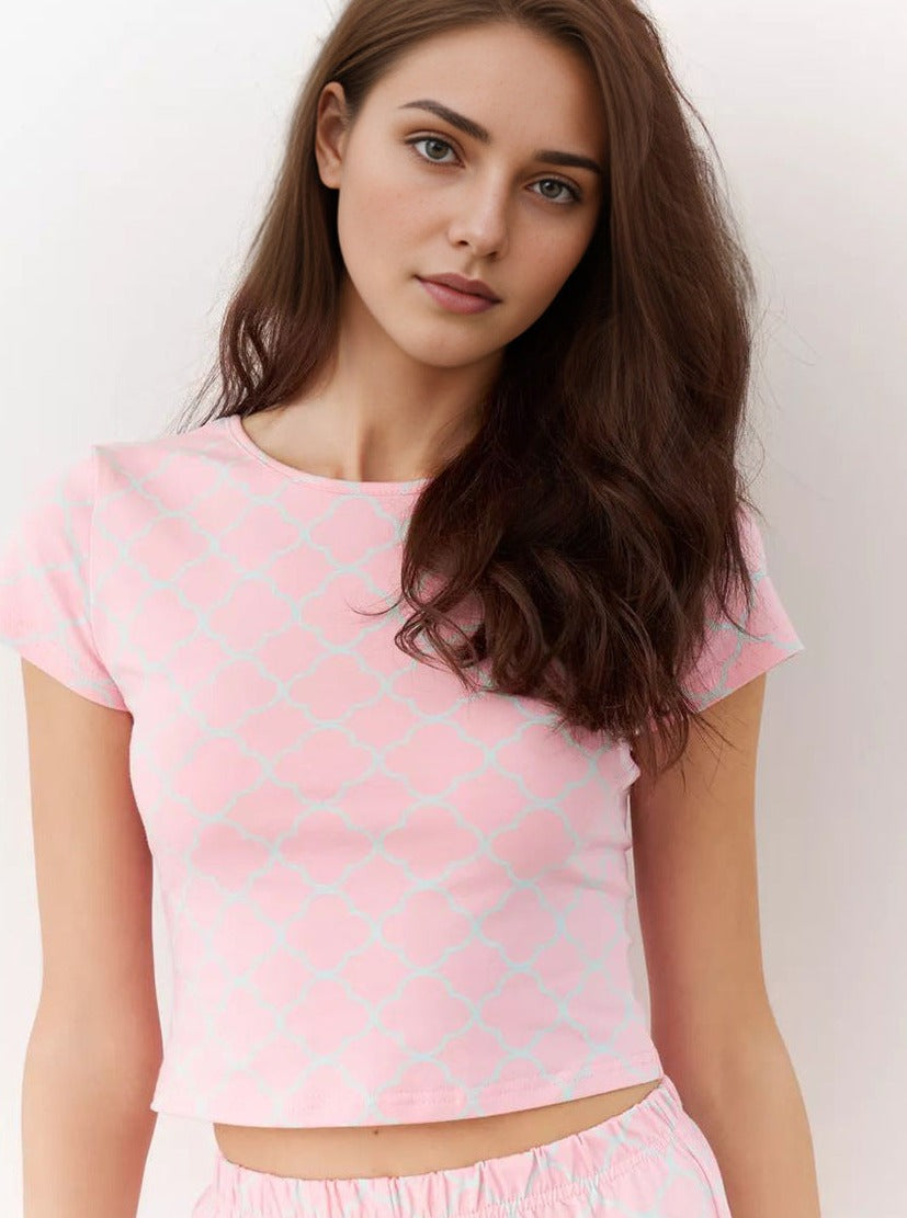 Zweiteiliger Pyjama mit Frühlings-Print und kurzen Ärmeln in Rosa 