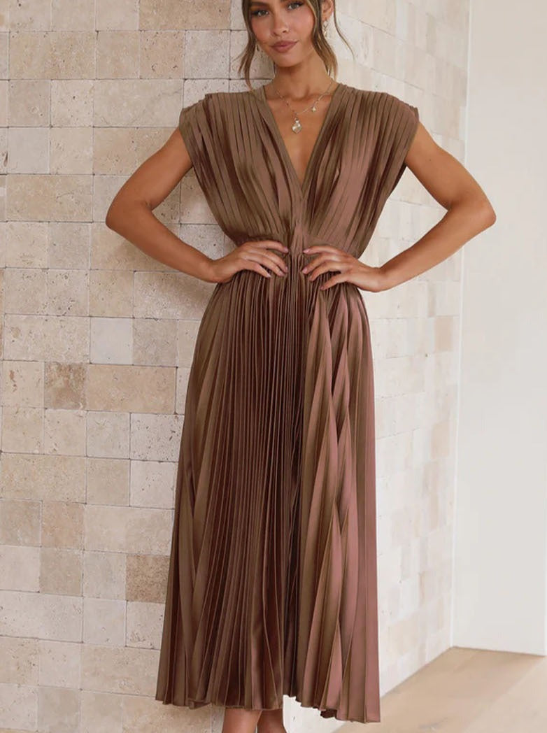 Brown Casual V-Neck Pleated Dress