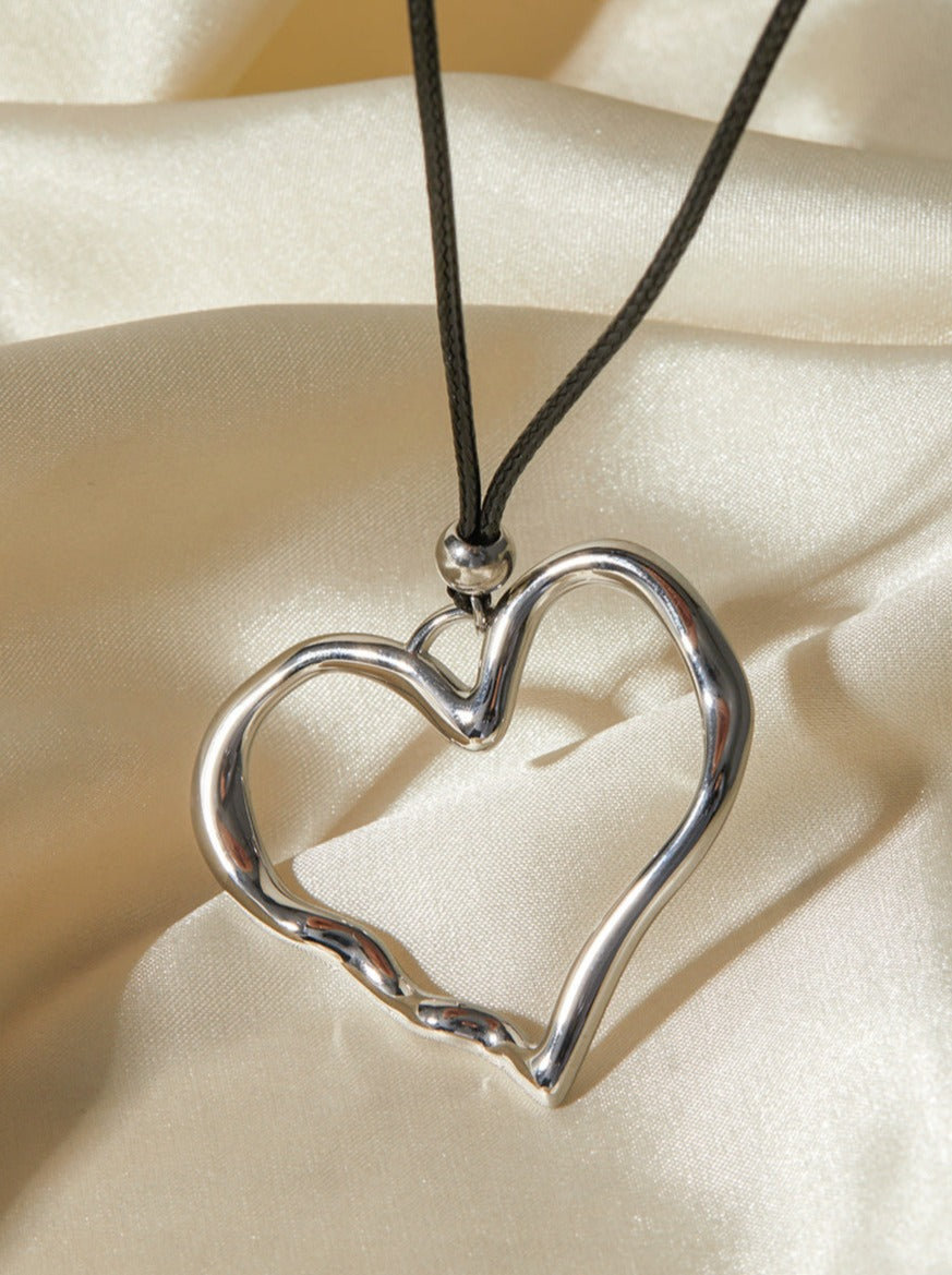 Halskette mit Herzanhänger aus Edelstahl 