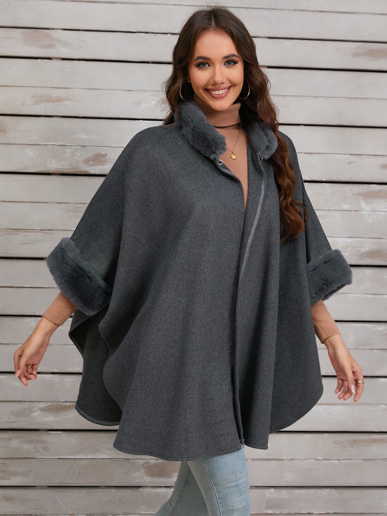 Elegant Poncho with Faux Fur Trim for Stylish Winter Evenings