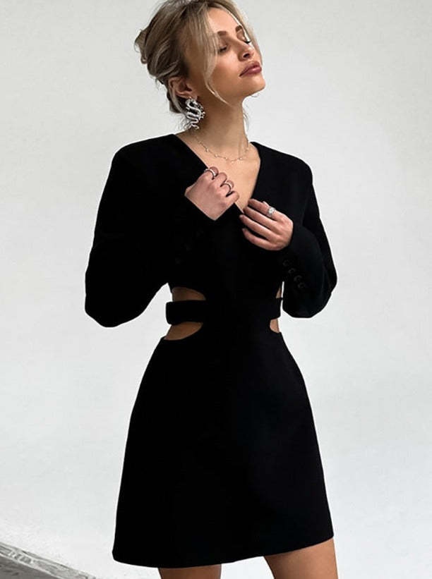 Elegantes schwarzes langärmliges Minikleid mit V-Ausschnitt und Cut-Out in der Taille 