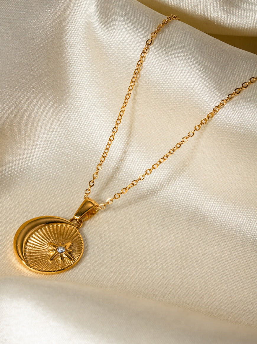 18K Gold Plated Necklace with Star and Mood Diamond Inlaid Pendant