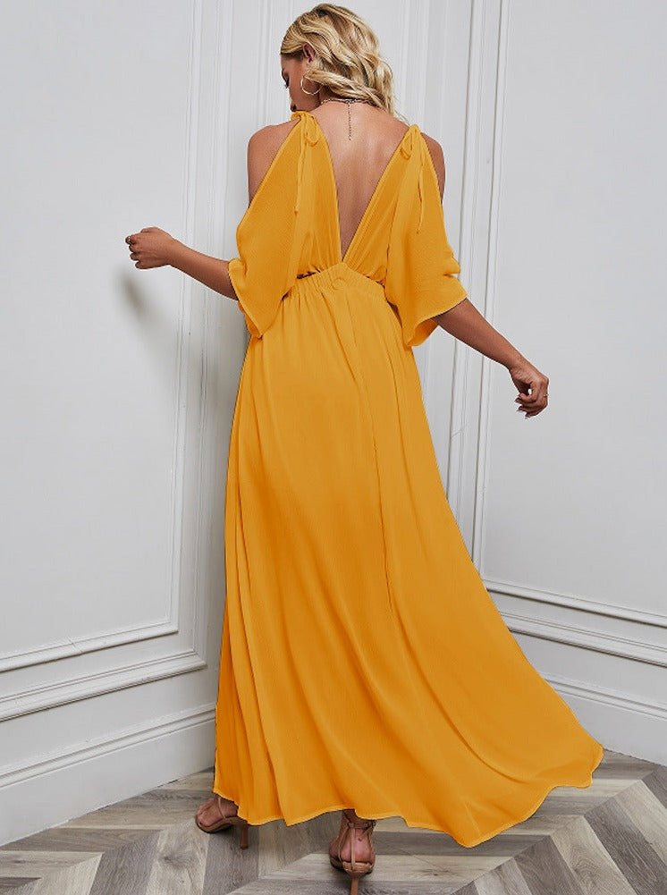 Sexy Kleid mit tiefem V-Ausschnitt und kalten Schultern in Goldgelb 