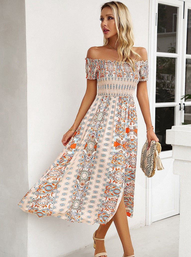 Weißes, schulterfreies Kleid mit Bohemien-Print