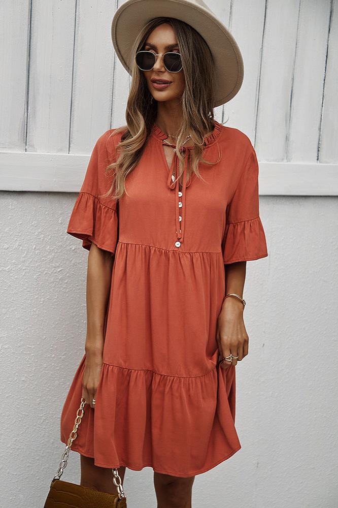 Elegantes Hängerkleid mit V-Ausschnitt, Rüschen, Kordelzug und Bindeband in Orange