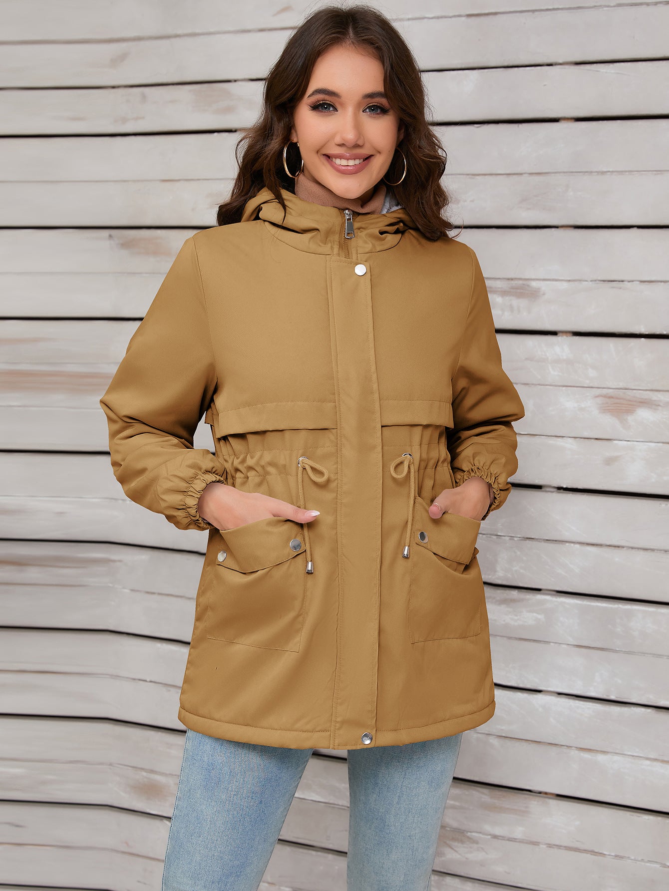 Parka mit Kapuze und verstellbarer Taille für Outdoor-Abenteuer