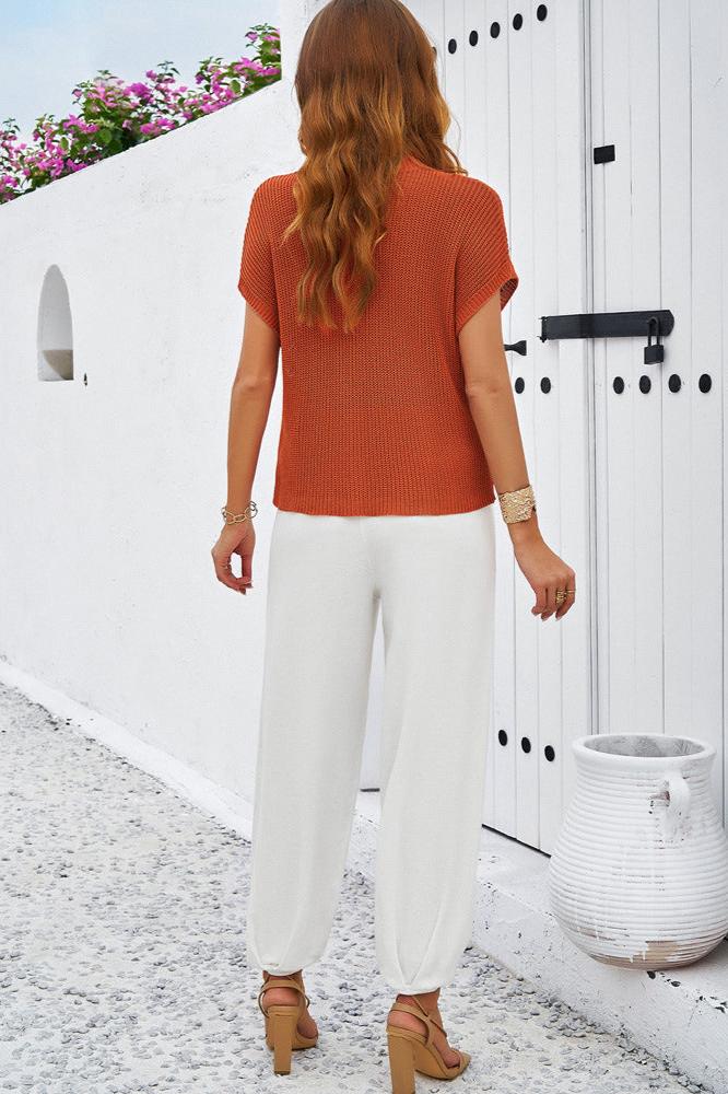 Oranges Set aus kurzärmligem Top und Hose mit Rundhalsausschnitt