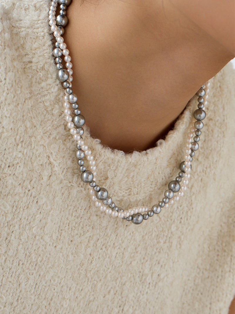 Doppellagige Halskette aus Sterlingsilber und Perlen 