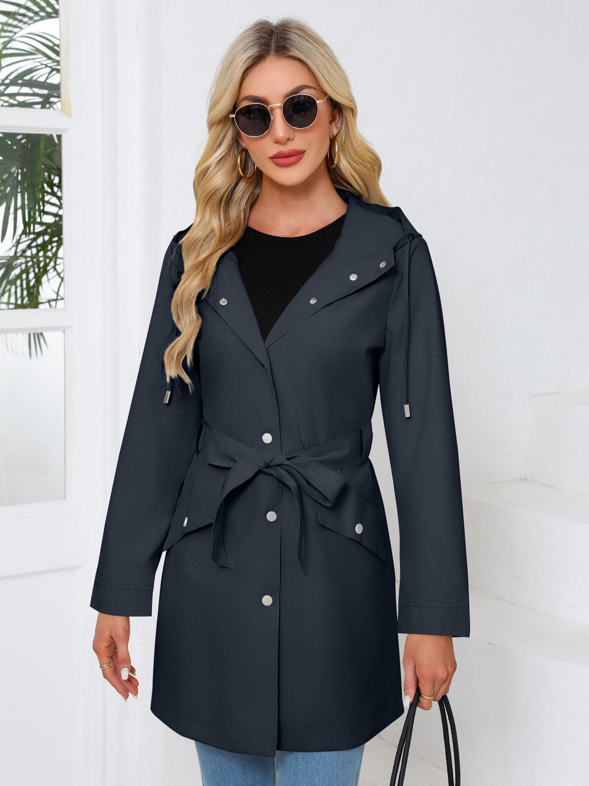 Trenchcoat im Urban-Stil mit Kapuze